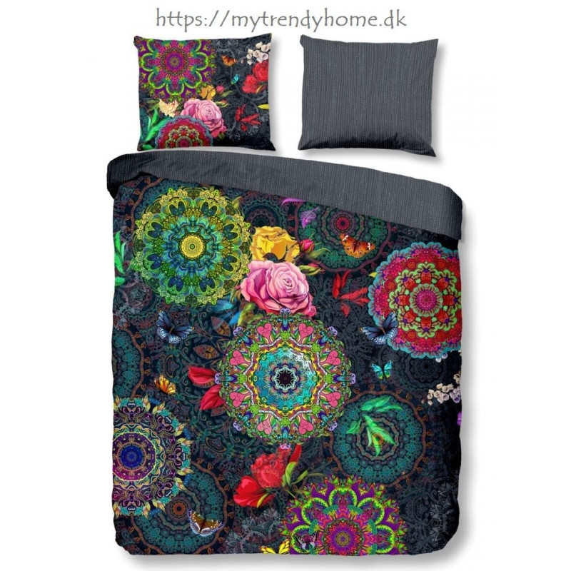 Bomuldssatin sengetøj Abbra med mandala, blomstermotiver og sommerfugle  fra MyTrendyHome.dk