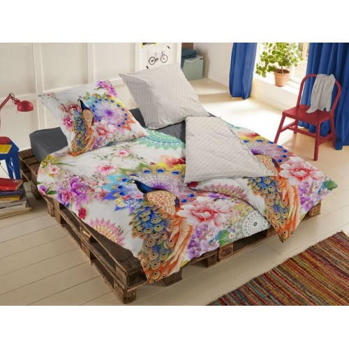Bomuldssatin sengetøj Bengta med mandala, plantemotiver og påfugl ornament fra MyTrendyHome.dk