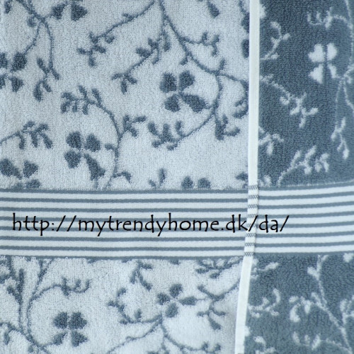 Håndklæde Vintage Floral grå med blomstret mønster fra MytrendyHome.dk