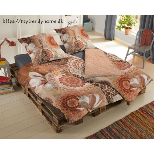Bomuldssatin sengetøj Rivkah med mandala og giraf fra MytrendyHome.dk